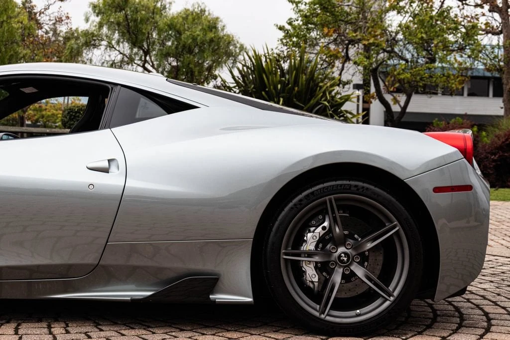 2014 Ferrari 458 Speciale - Image 26 of 31