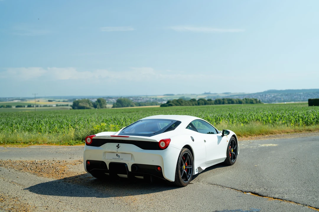2014 Ferrari 458 Speciale - Image 18 of 31