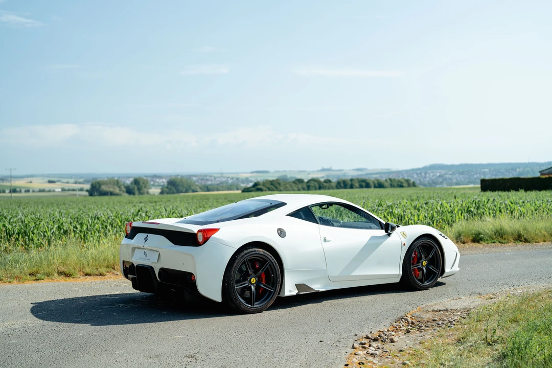 2014 Ferrari 458 Speciale - Image 19 of 31