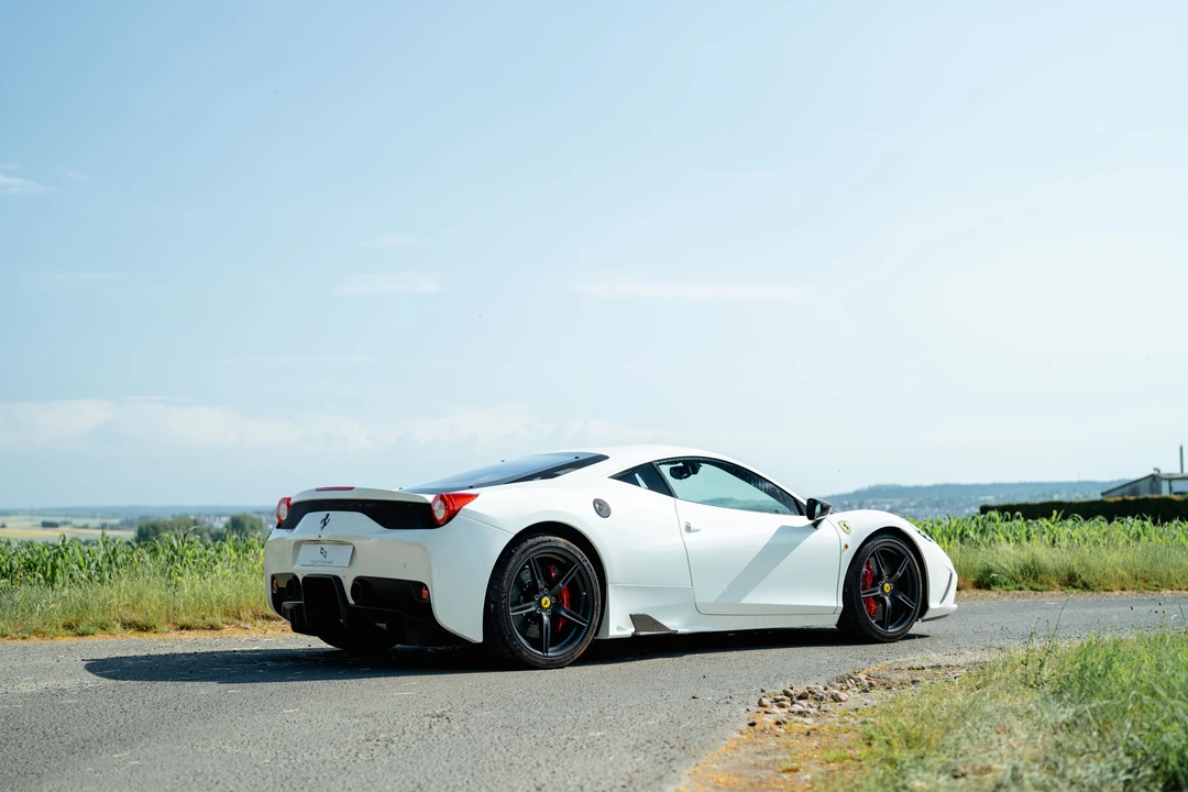 2014 Ferrari 458 Speciale - Image 13 of 31