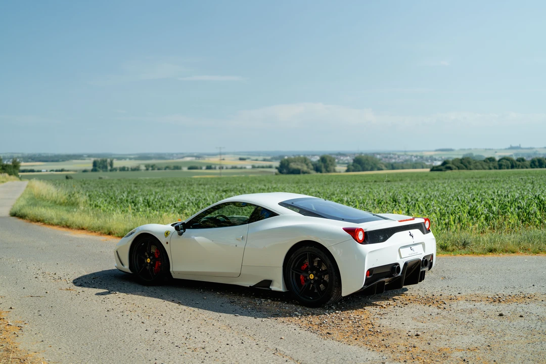 2014 Ferrari 458 Speciale - Image 25 of 31