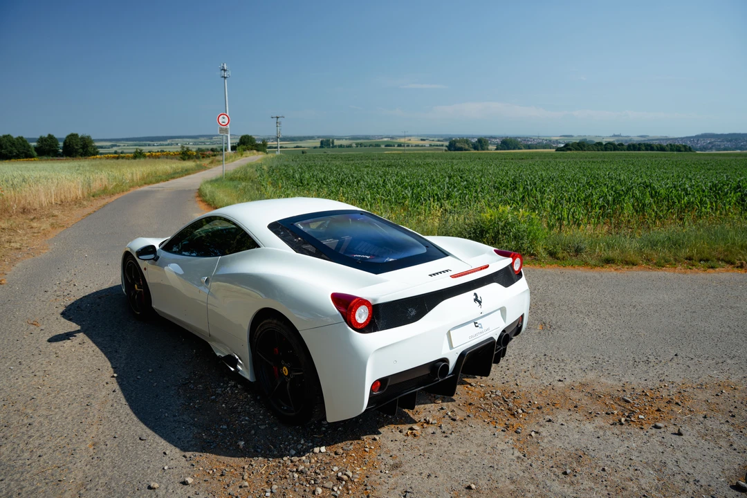 2014 Ferrari 458 Speciale - Image 27 of 31