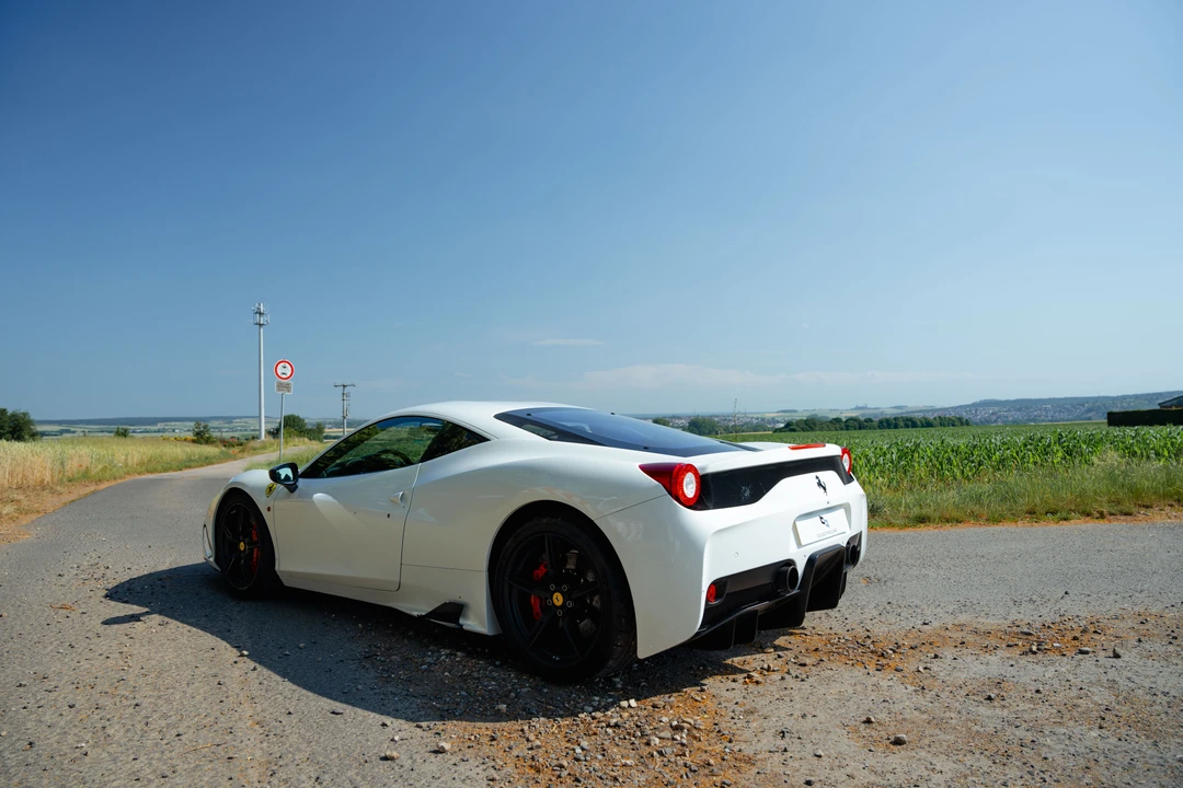 2014 Ferrari 458 Speciale - Image 28 of 31