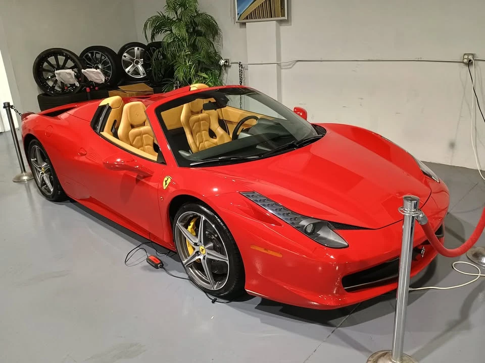 2014 Ferrari 458 Spider - Image 2 of 17