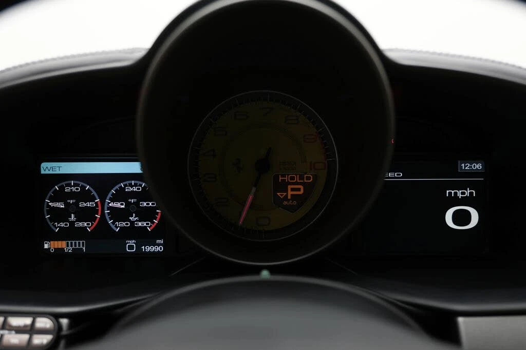 2014 Ferrari 458 Spider - Image 26 of 31