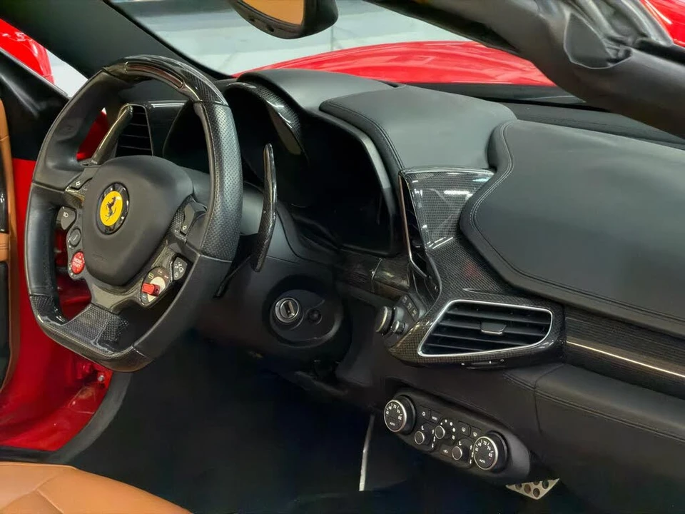2014 Ferrari 458 Spider - Image 28 of 31