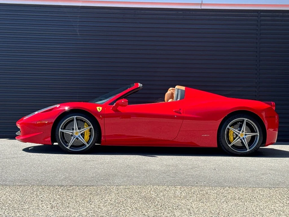 2014 Ferrari 458 Spider - Image 2 of 31