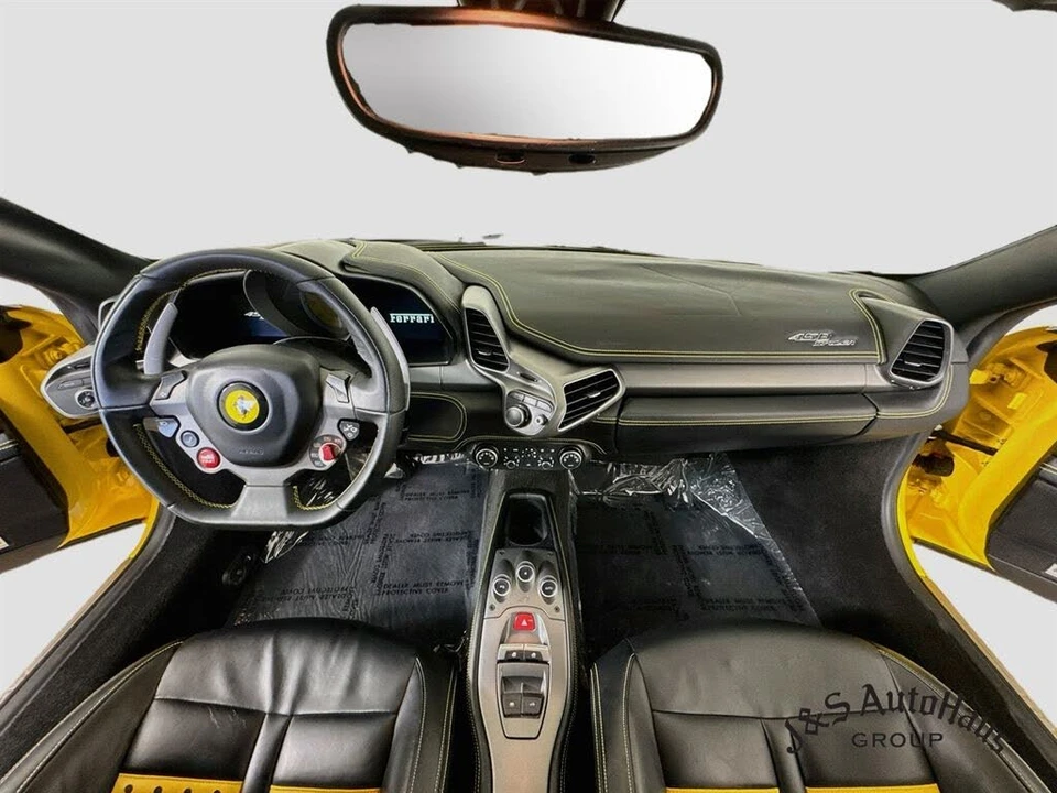 2014 Ferrari 458 Spider - Image 27 of 31