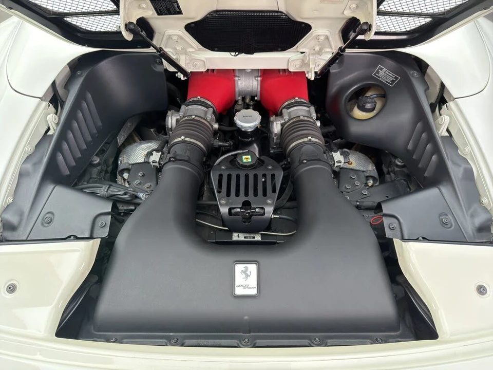 2014 Ferrari 458 Spider - Image 28 of 31