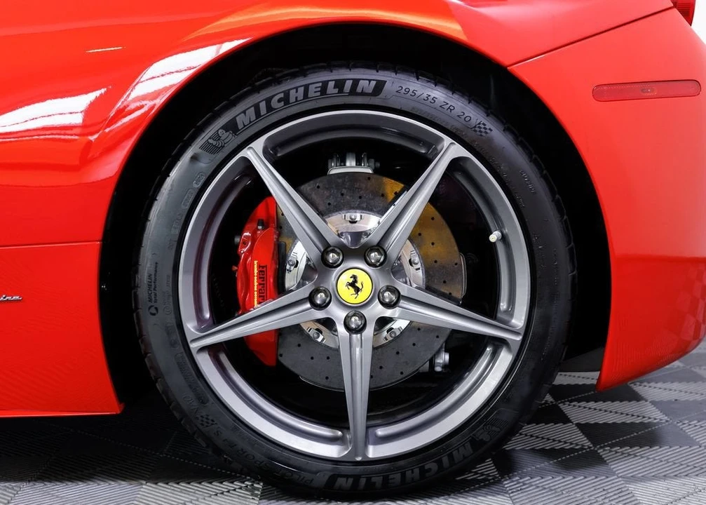 2014 Ferrari 458 Spider - Image 10 of 31
