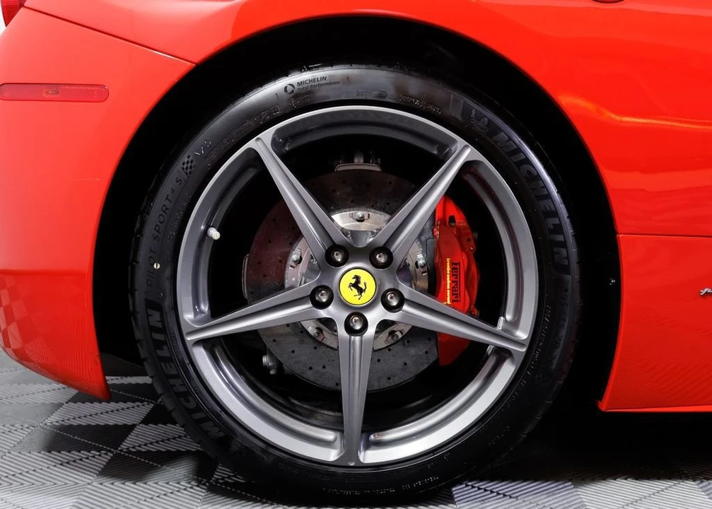 2014 Ferrari 458 Spider - Image 11 of 31