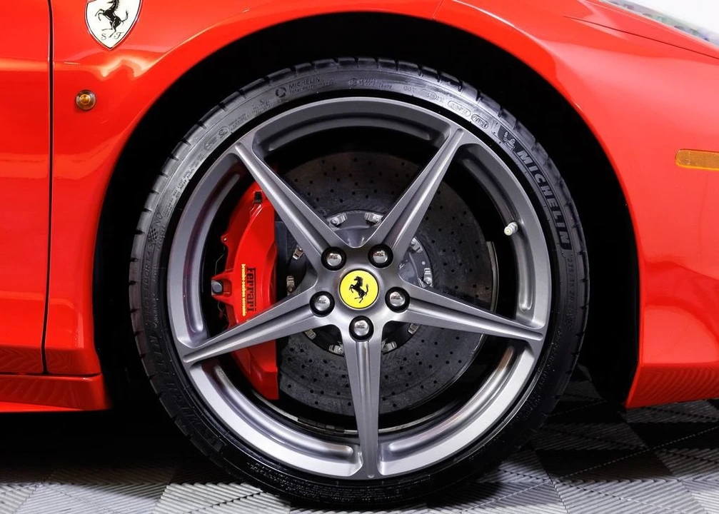 2014 Ferrari 458 Spider - Image 12 of 31