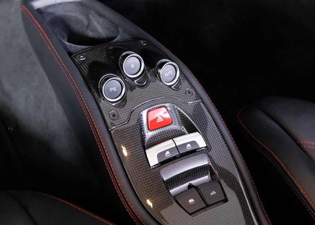 2014 Ferrari 458 Spider - Image 27 of 31