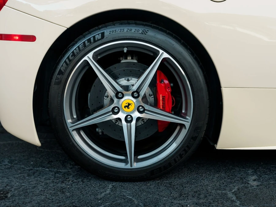 2014 Ferrari 458 Spider - Image 12 of 31