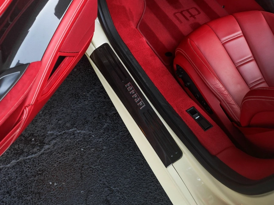2014 Ferrari 458 Spider - Image 28 of 31