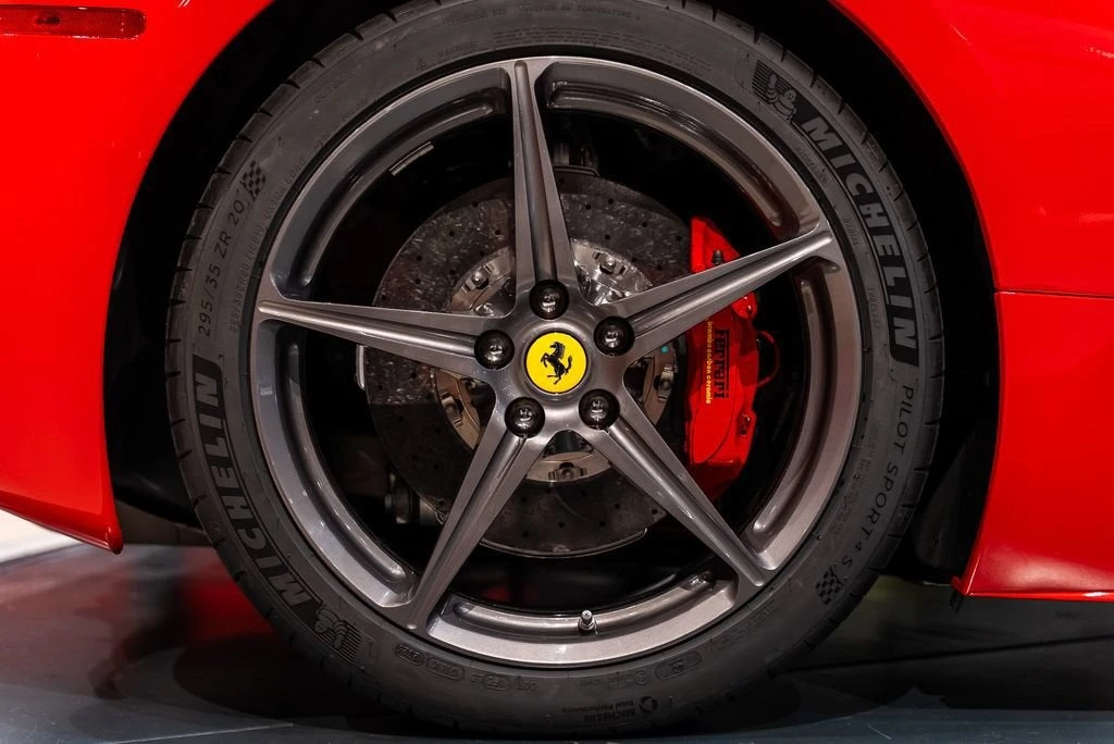 2014 Ferrari 458 Spider - Image 15 of 31