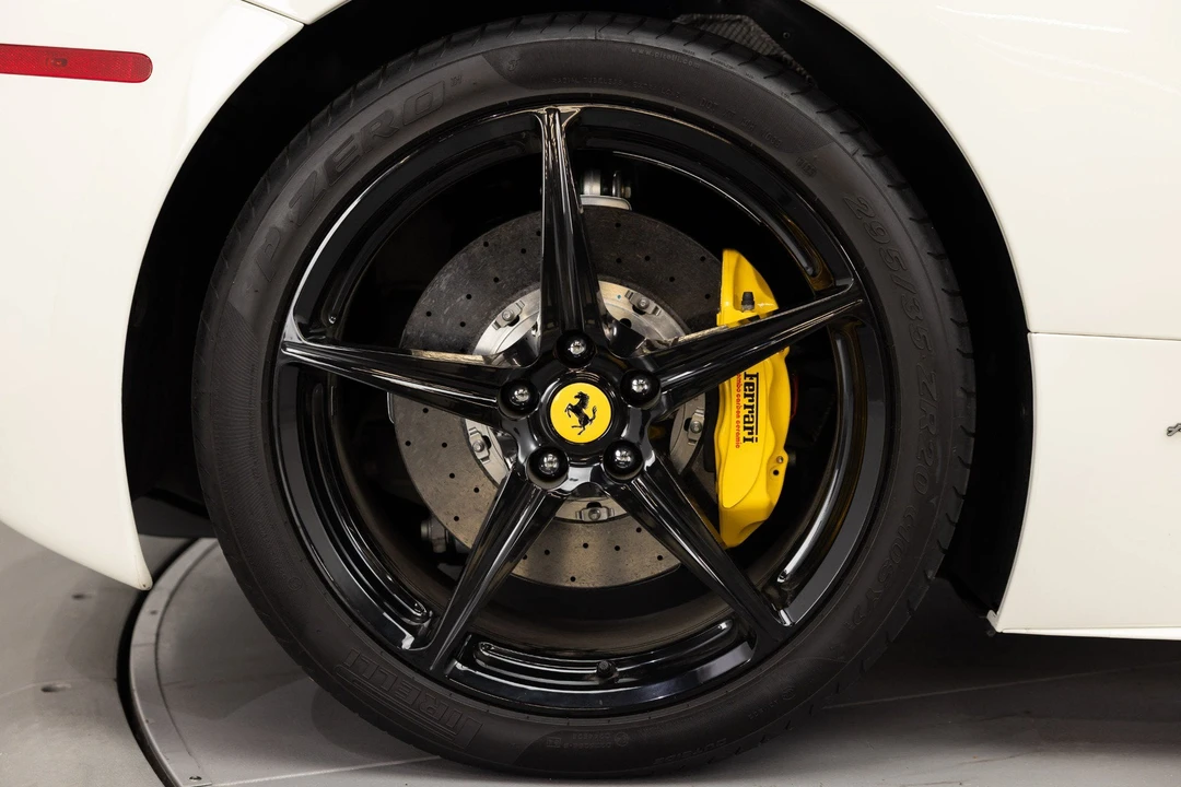 2014 Ferrari 458 Spider - Image 24 of 31