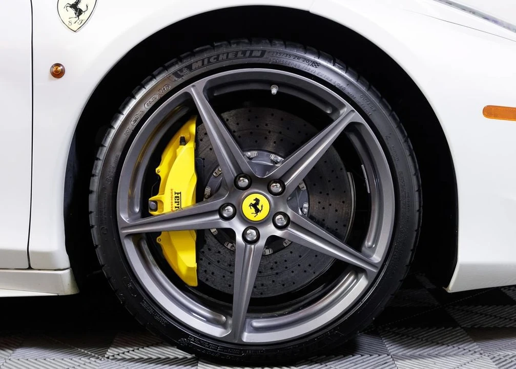 2014 Ferrari 458 Spider - Image 12 of 31