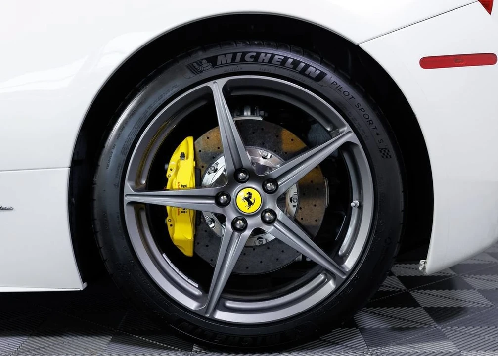 2014 Ferrari 458 Spider - Image 10 of 31