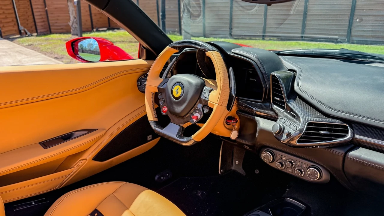 2014 Ferrari 458 Italia - Image 9 of 15