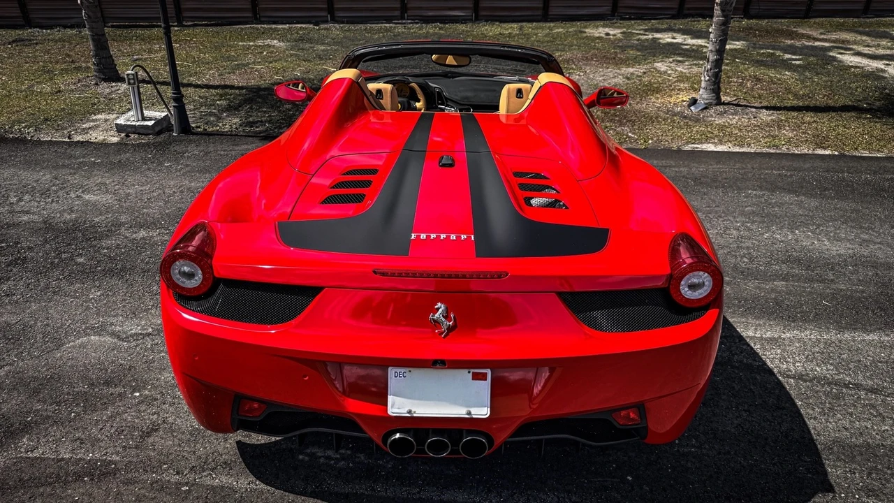 2014 Ferrari 458 Italia - Image 8 of 15