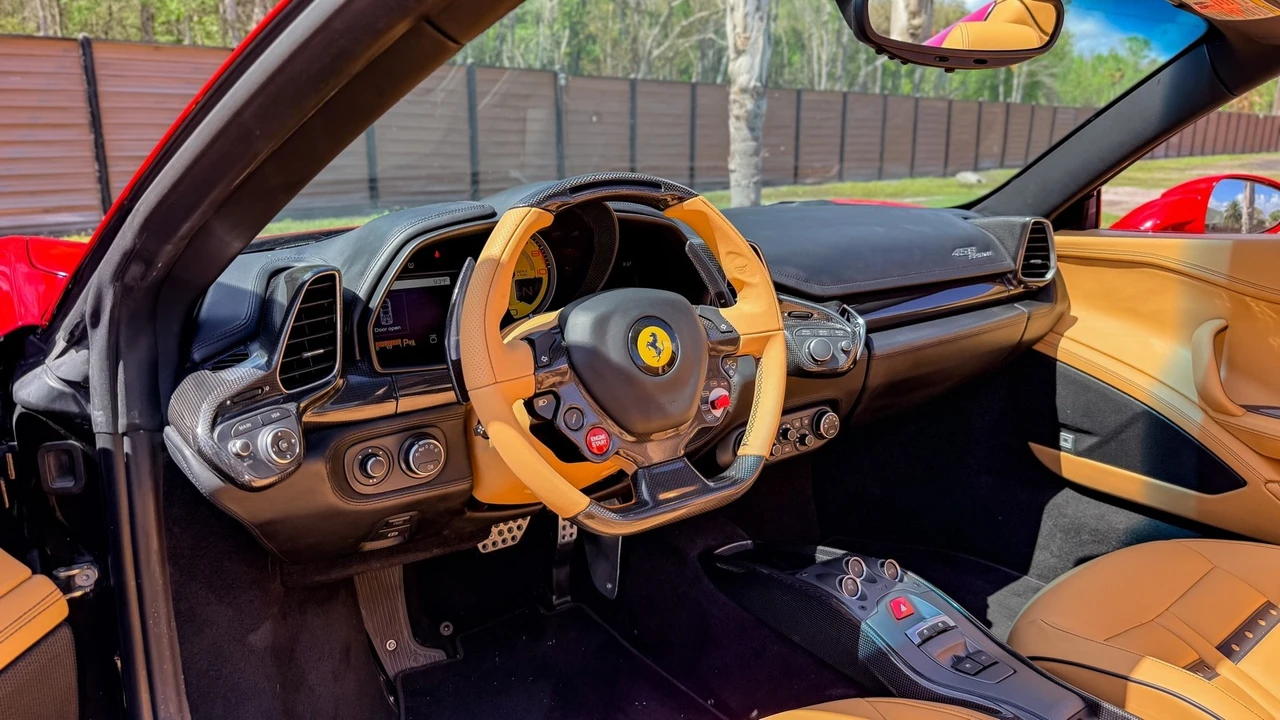 2014 Ferrari 458 Italia - Image 13 of 15