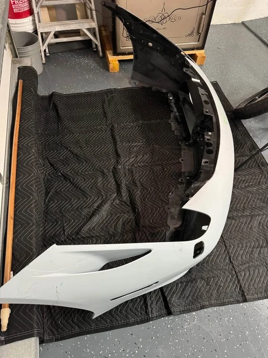 2014 Parts & Memorabilia Bodywork - Image 2 of 6