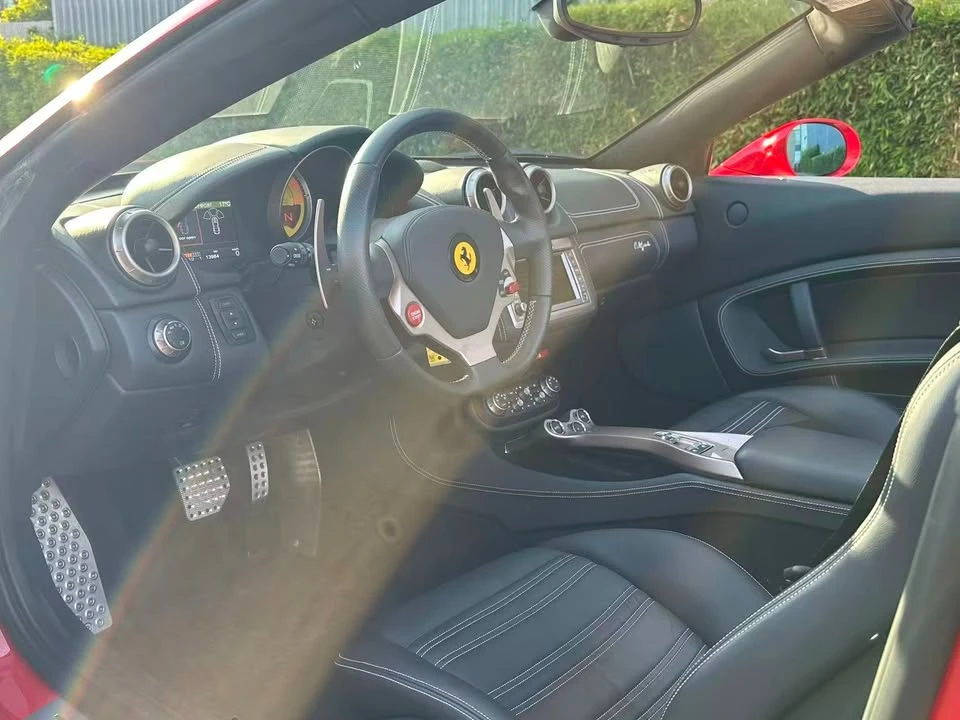 2014 Ferrari California - Image 9 of 14