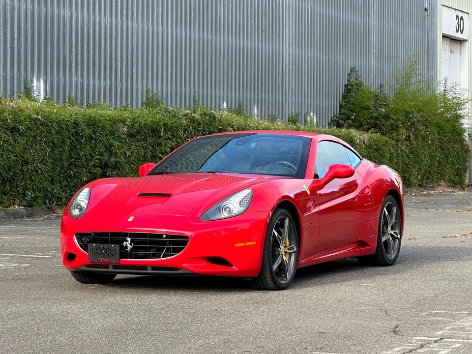 2014 Ferrari California - Image 2 of 14