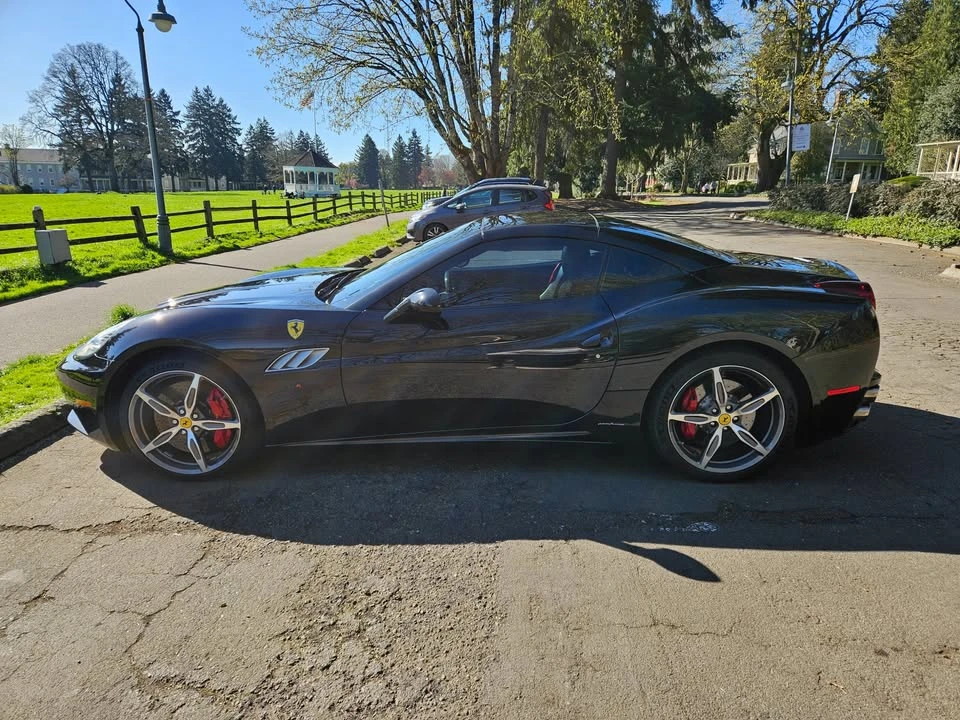 2014 Ferrari California - Image 2 of 18