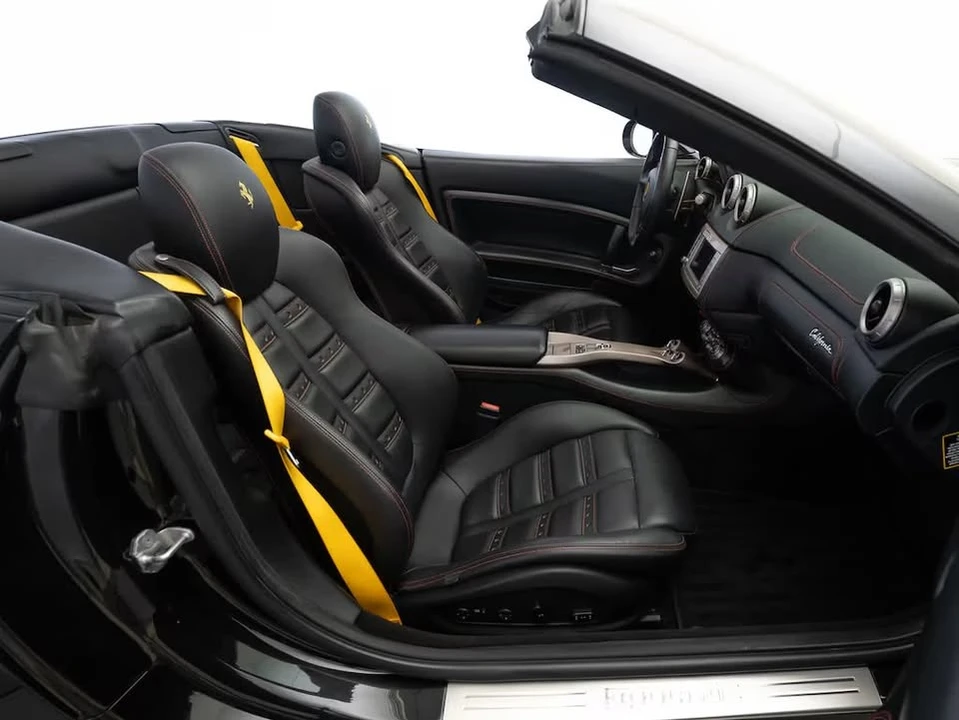 2014 Ferrari California - Image 12 of 17