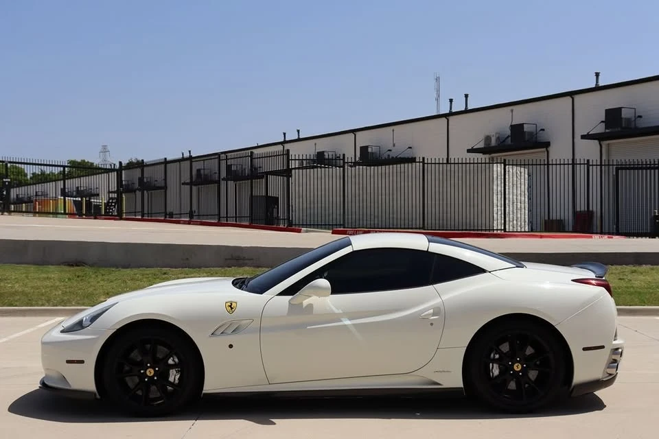 2014 Ferrari California - Image 13 of 20