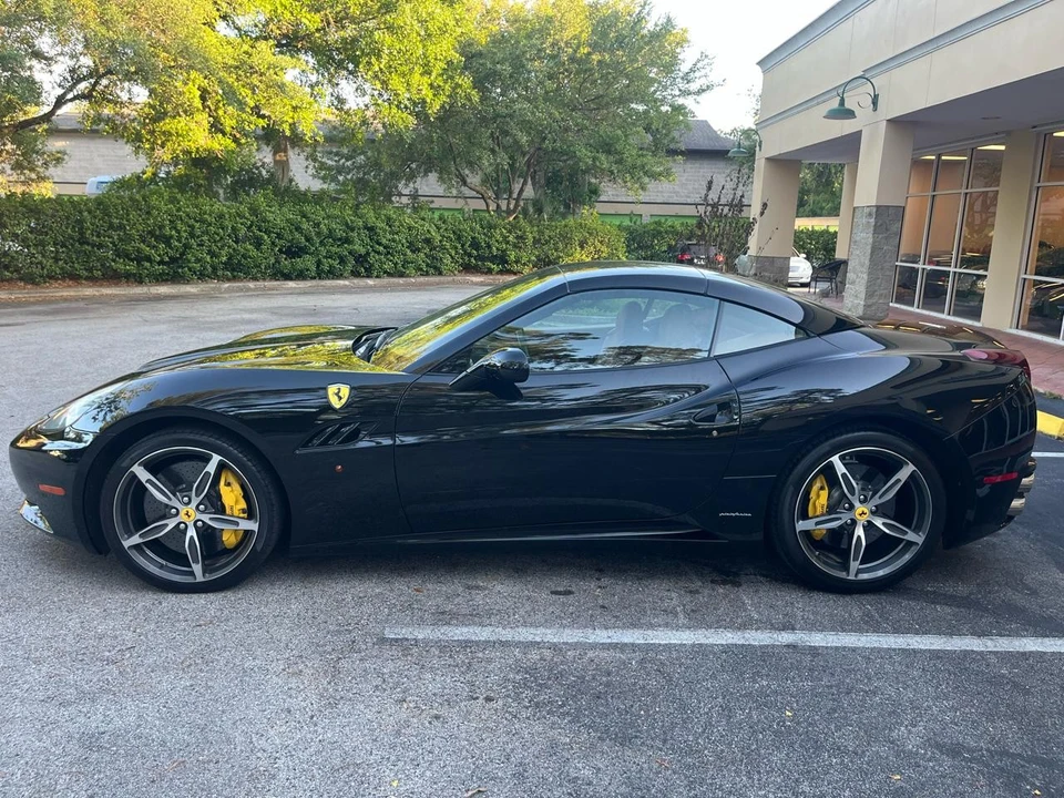 2014 Ferrari California - Image 23 of 31