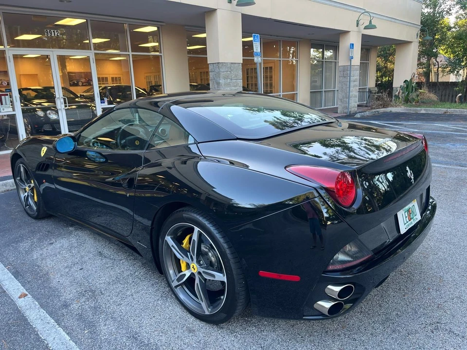 2014 Ferrari California - Image 21 of 31