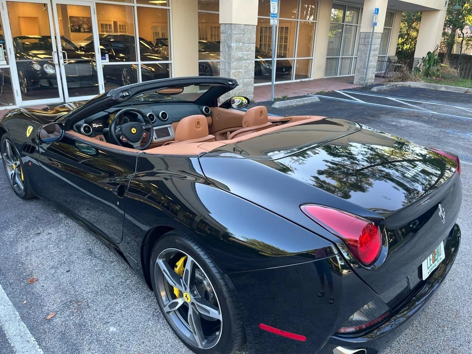 2014 Ferrari California - Image 10 of 31