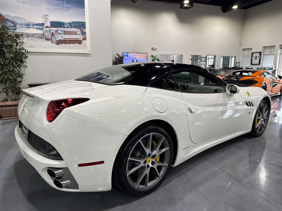 2014 Ferrari California - Image 3 of 12