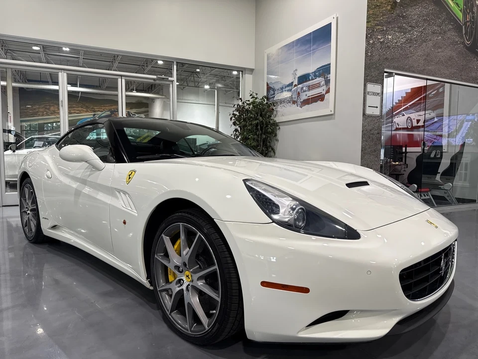 2014 Ferrari California - Image 4 of 12