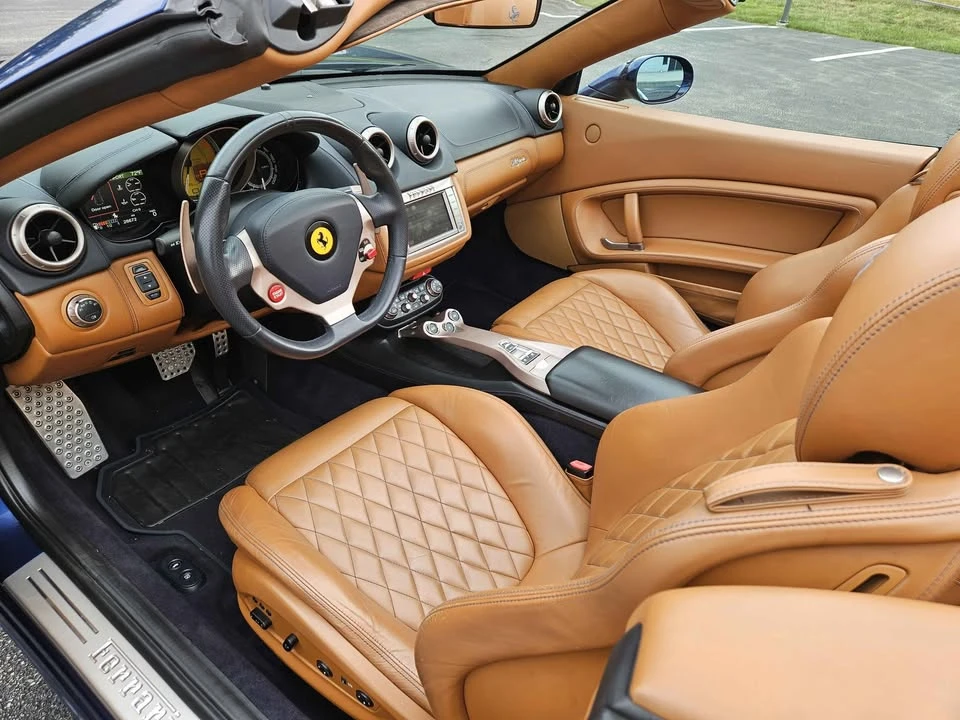 2014 Ferrari California - Image 9 of 16