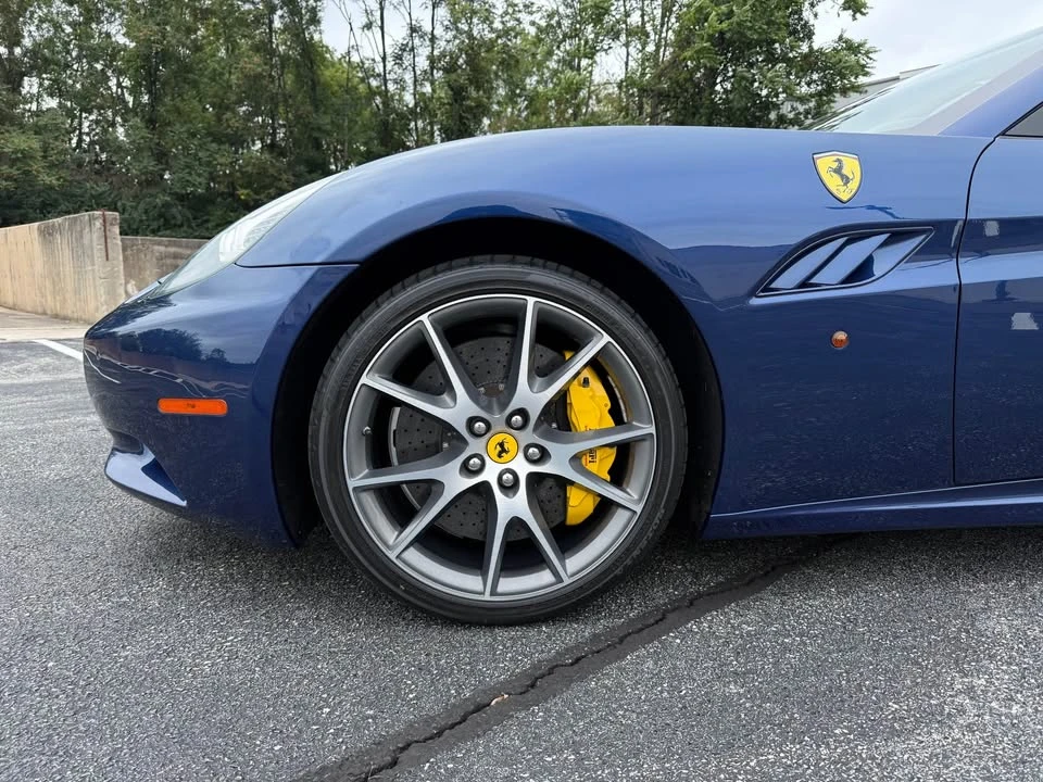2014 Ferrari California - Image 2 of 18