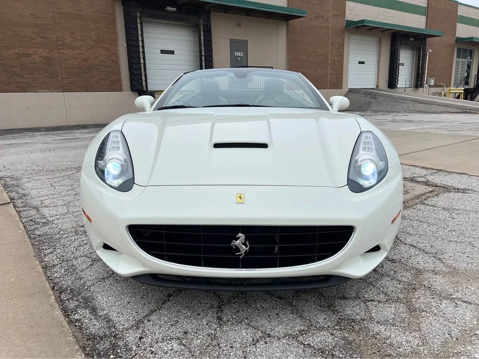 2014 Ferrari California - Image 2 of 11