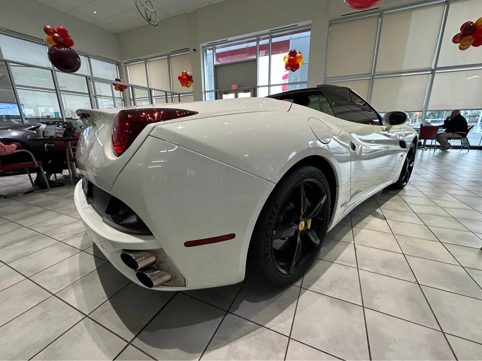 2014 Ferrari California - Image 4 of 9