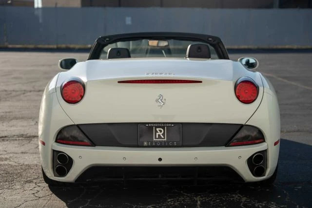 2014 Ferrari California - Image 17 of 21