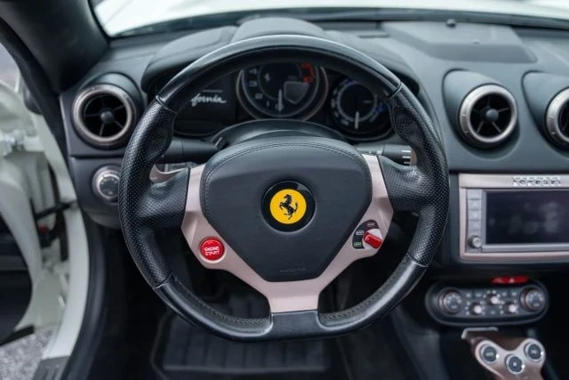 2014 Ferrari California - Image 17 of 21