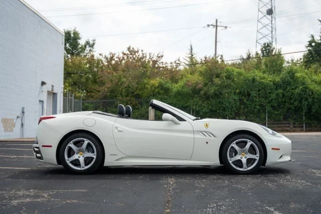 2014 Ferrari California - Image 9 of 21