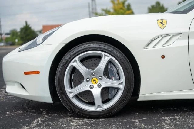 2014 Ferrari California - Image 14 of 21
