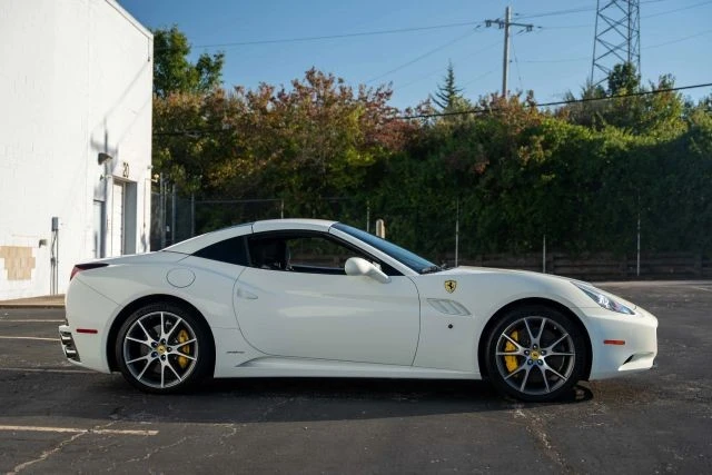 2014 Ferrari California - Image 9 of 21