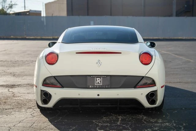 2014 Ferrari California - Image 10 of 21