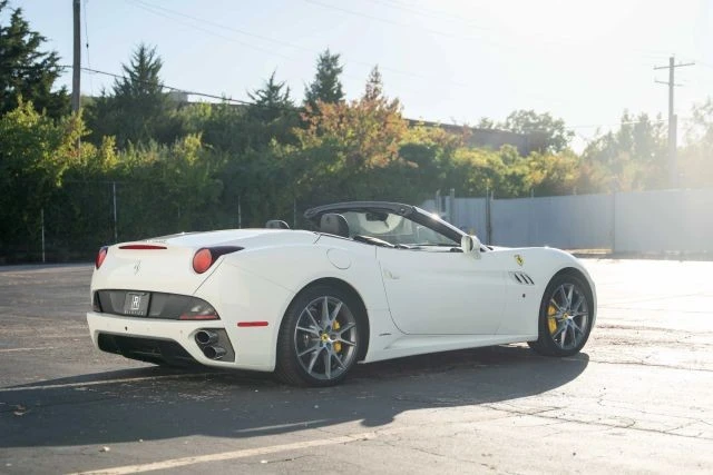 2014 Ferrari California - Image 16 of 21