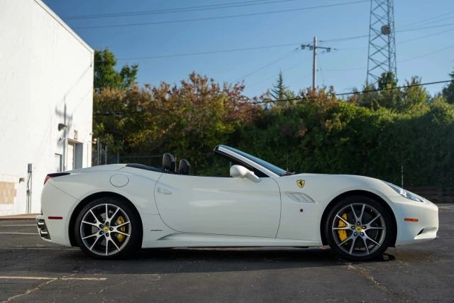 2014 Ferrari California - Image 15 of 21