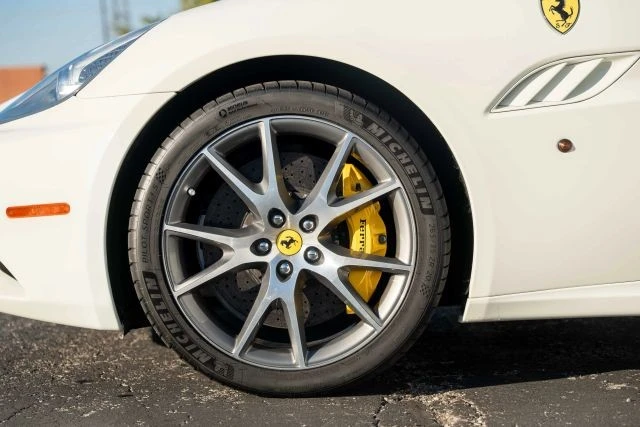 2014 Ferrari California - Image 5 of 21